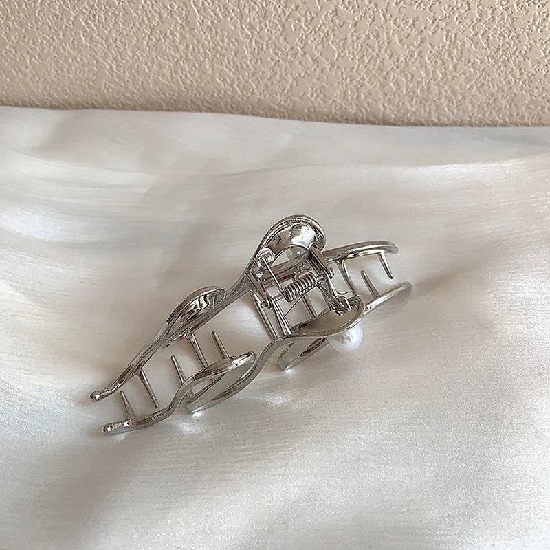 Oversized Pearl Wave Grab Clip - High-End Metal Shark Clip for Women